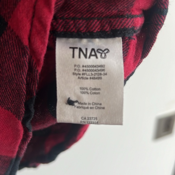 Classic TNA red and black flannel shirt - Picture 5 of 5